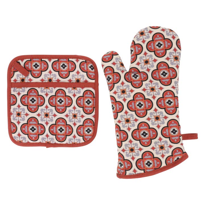Lorraine Red Mitten and Pot Holder Combo for wholesale by LiLi Homes