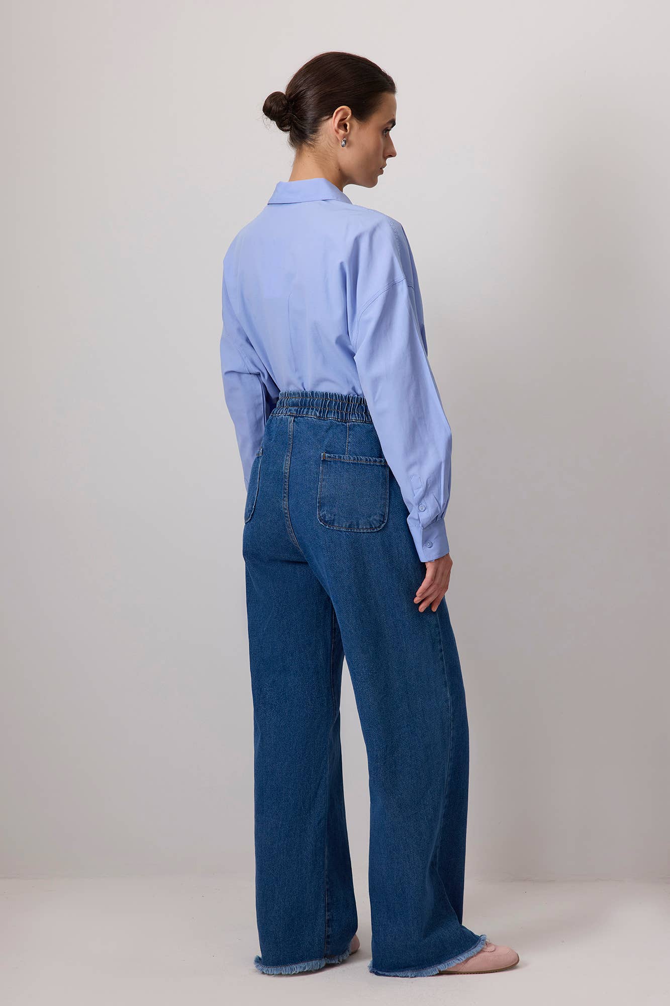 Blue Wide-Leg Frayed Hem Elastic Waist Denim Trousers for wholesale on Faire4