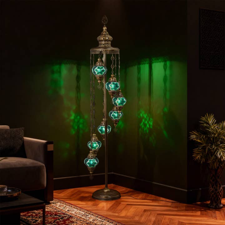 Lampe de sol mosaïque turque à 7 globes (verte) pour la vente par Mozaist LLC