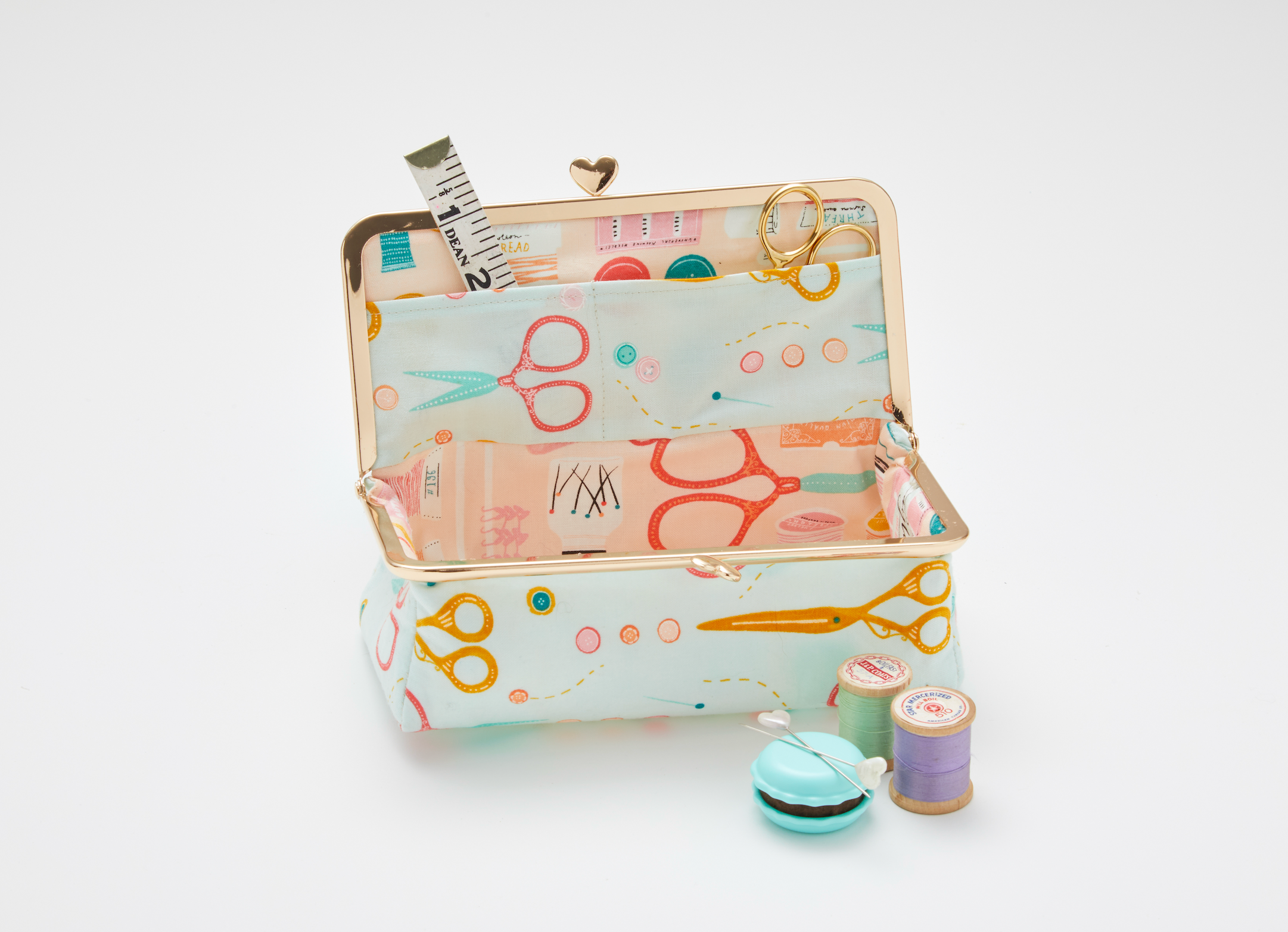 Zakka Workshop - Wholesale Craft Sewing Kit - #ZW4059 | Heart Clasp Sewing Box Kit4