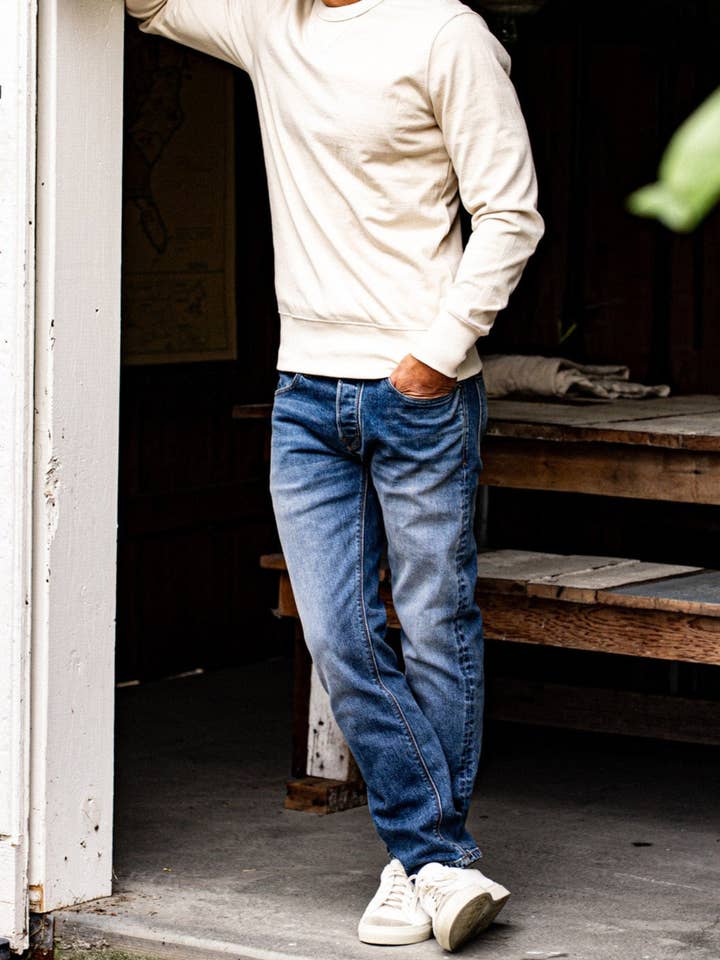 Sam Fit Jean | River Wash Standard Fit for wholesale by WiesMade