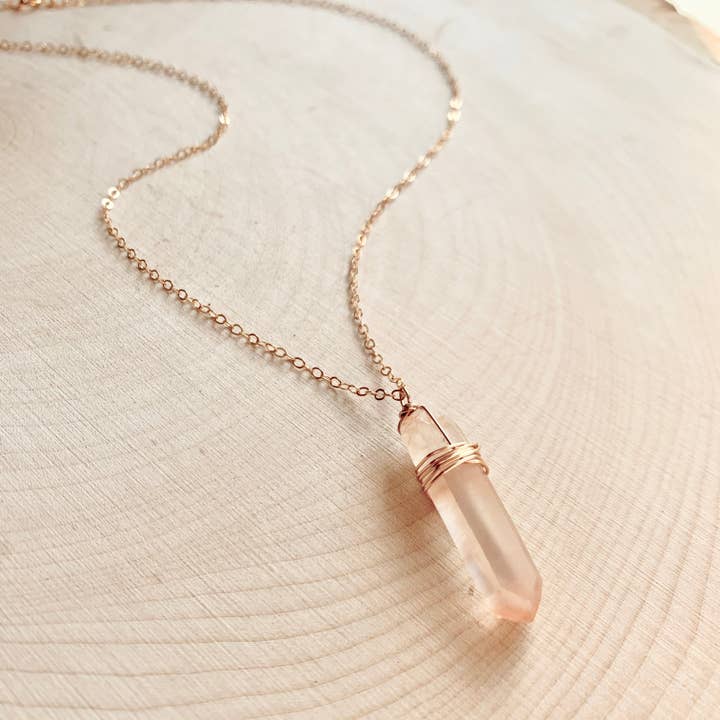 Crystal and Gold – wholesale Hänge-/berlockhalsband – Litium Quartz Halsband