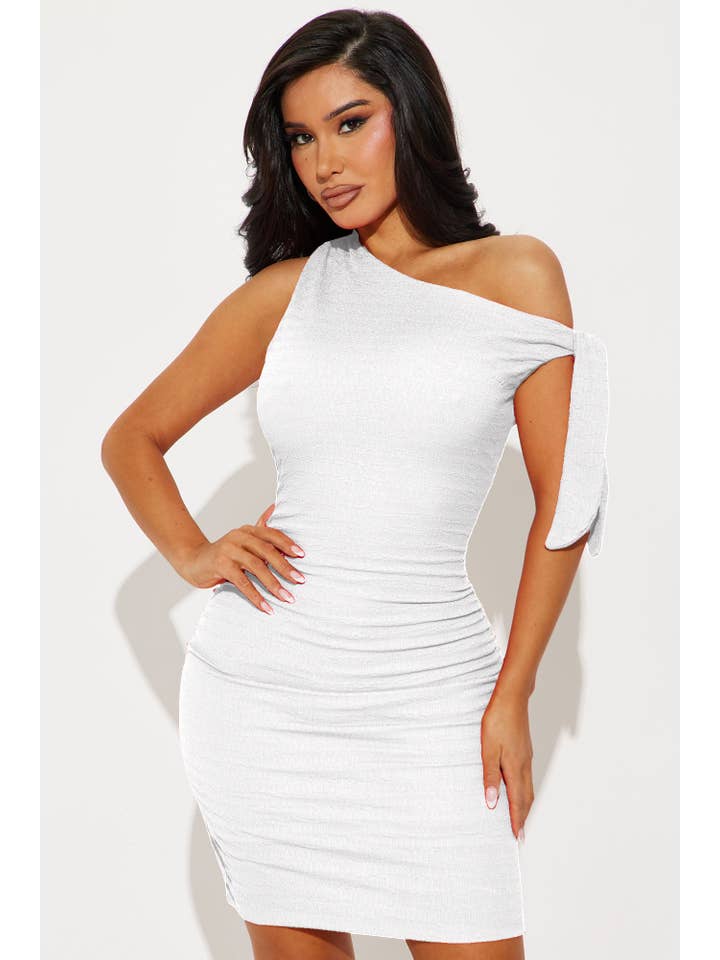 5besties inc - Vendita all'ingrosso Vestito - Donna - ABITO ARRICCIATO CON NODO TESTURIZZATO SULLA SPALLA3