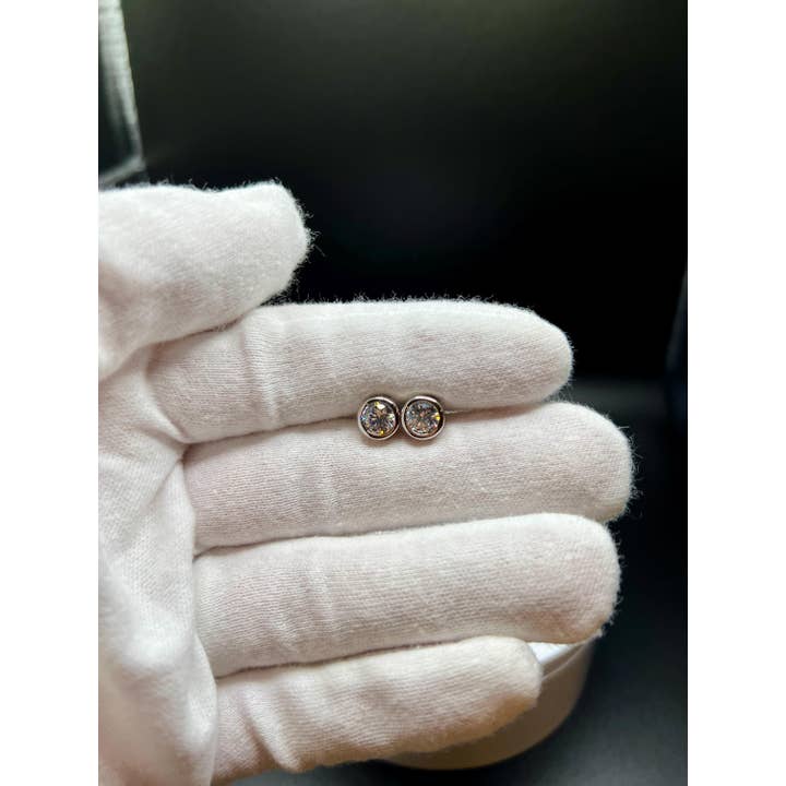 Elegant Jewels LLC - Vente Clous d'oreille - Boucles d'oreilles clous avec diamants de laboratoire de 2 carats sertis en or 14 carats3