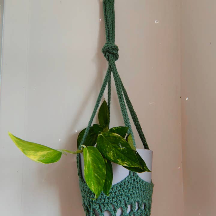 Sienna Plant Hanger for wholesale by Chroknitcles