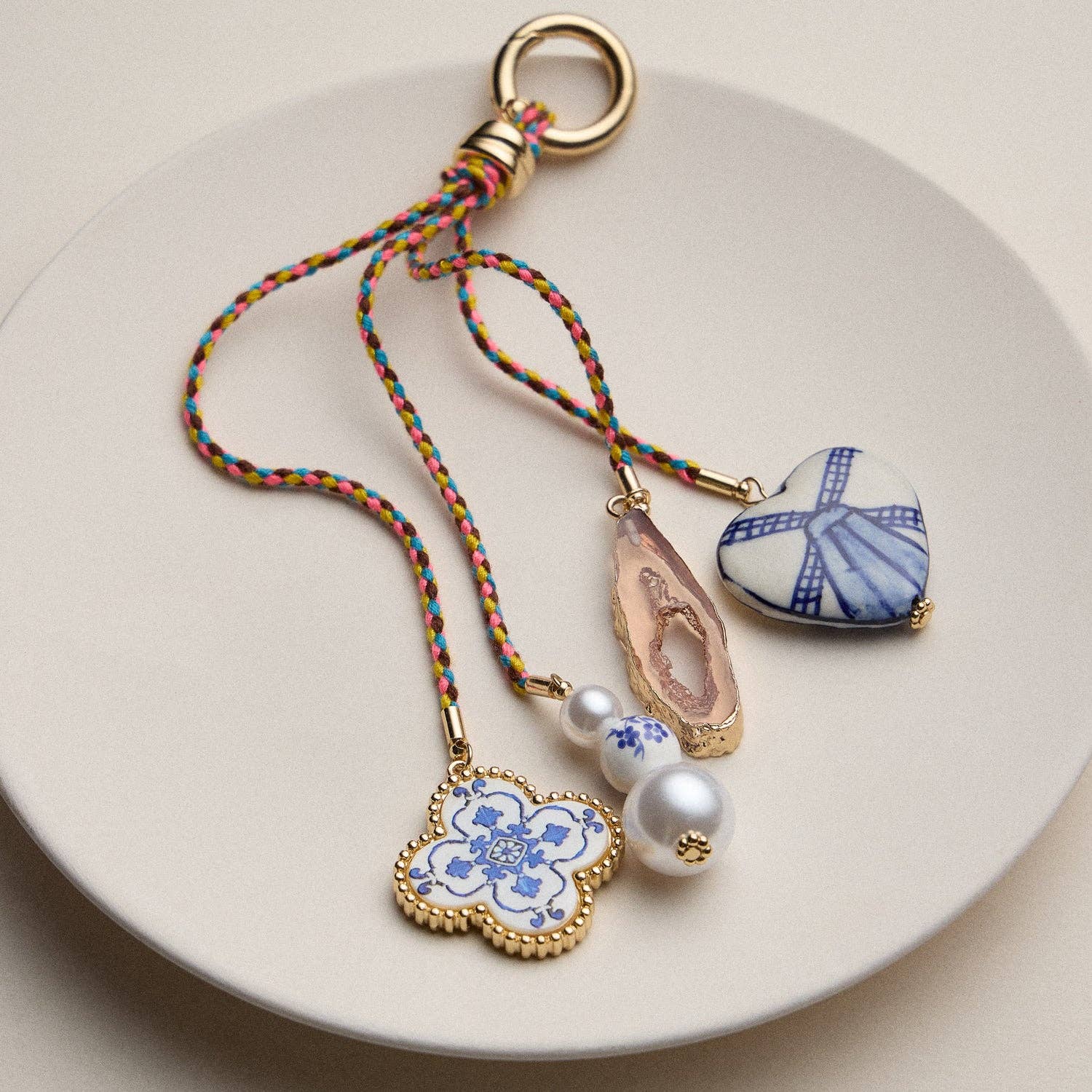 Frem - Venta al por mayor Accesorio para monedero/bolso - Unisex - Llavero de Bolsa Colorido con Dijes de Cerámica y Perlas1