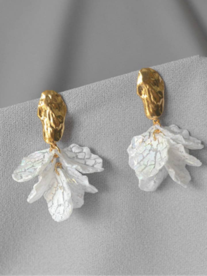 Søde Fisk Hale Stud Dingle Øreringe DP25E589 for engroshandel hos Dipped Shop