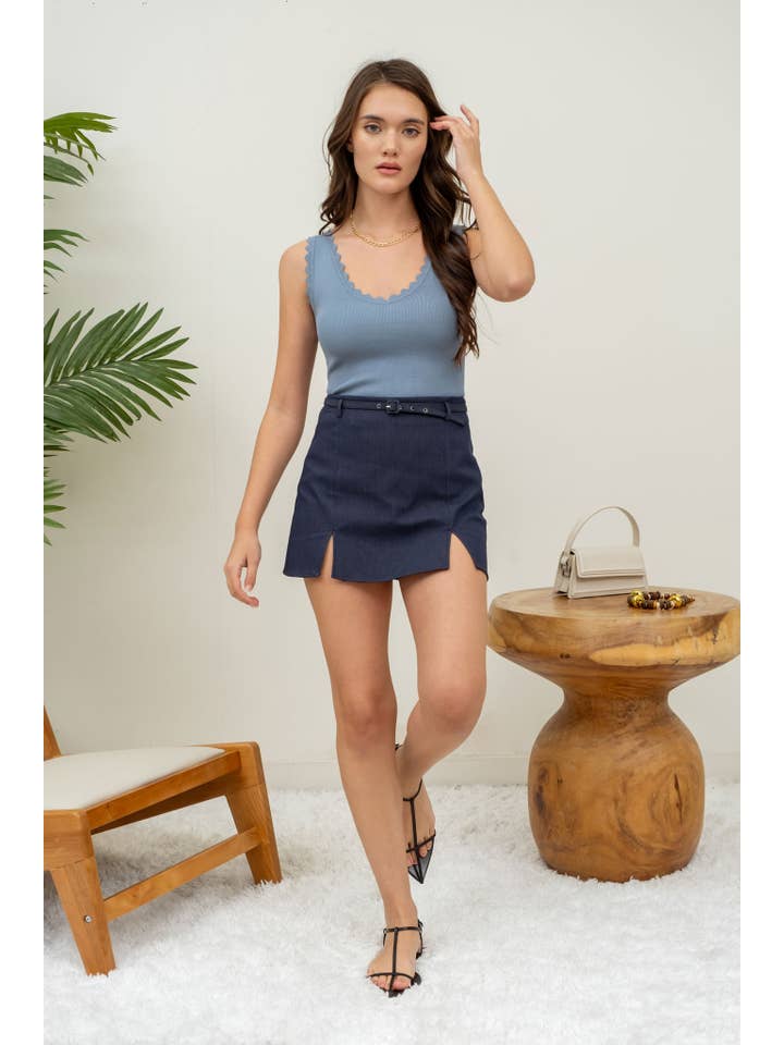 The Workshop Studio – wholesale Stickad topp - Dam – ÄRMLÖS TRÖJA MED KAMMUSSLINGSKANT STICKAD CROP TOP56