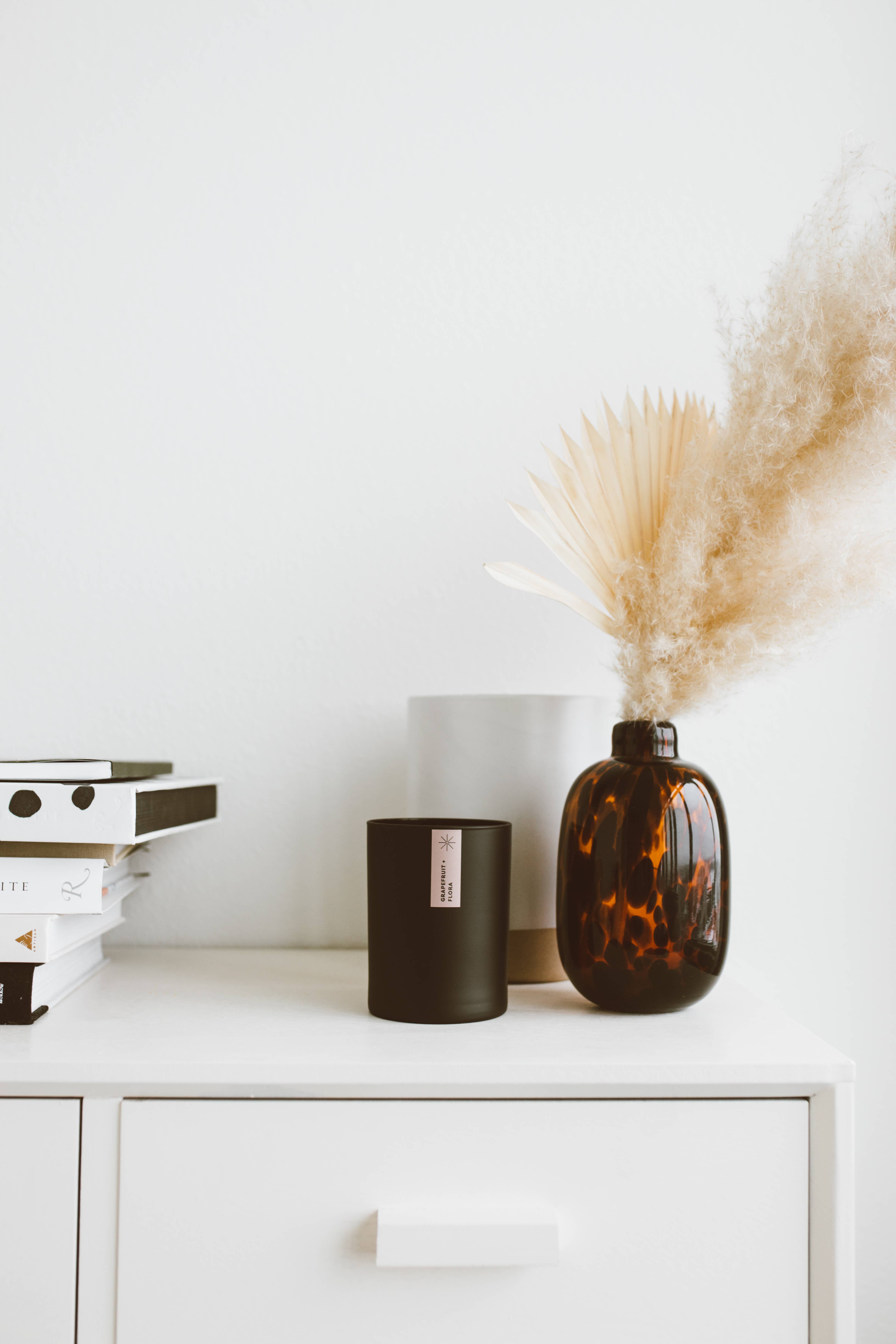 Calyan Wax Co. - Wholesale Jar/Filled Candle - Grapefruit + Flora - Matte Black Tumbler Soy Candle3