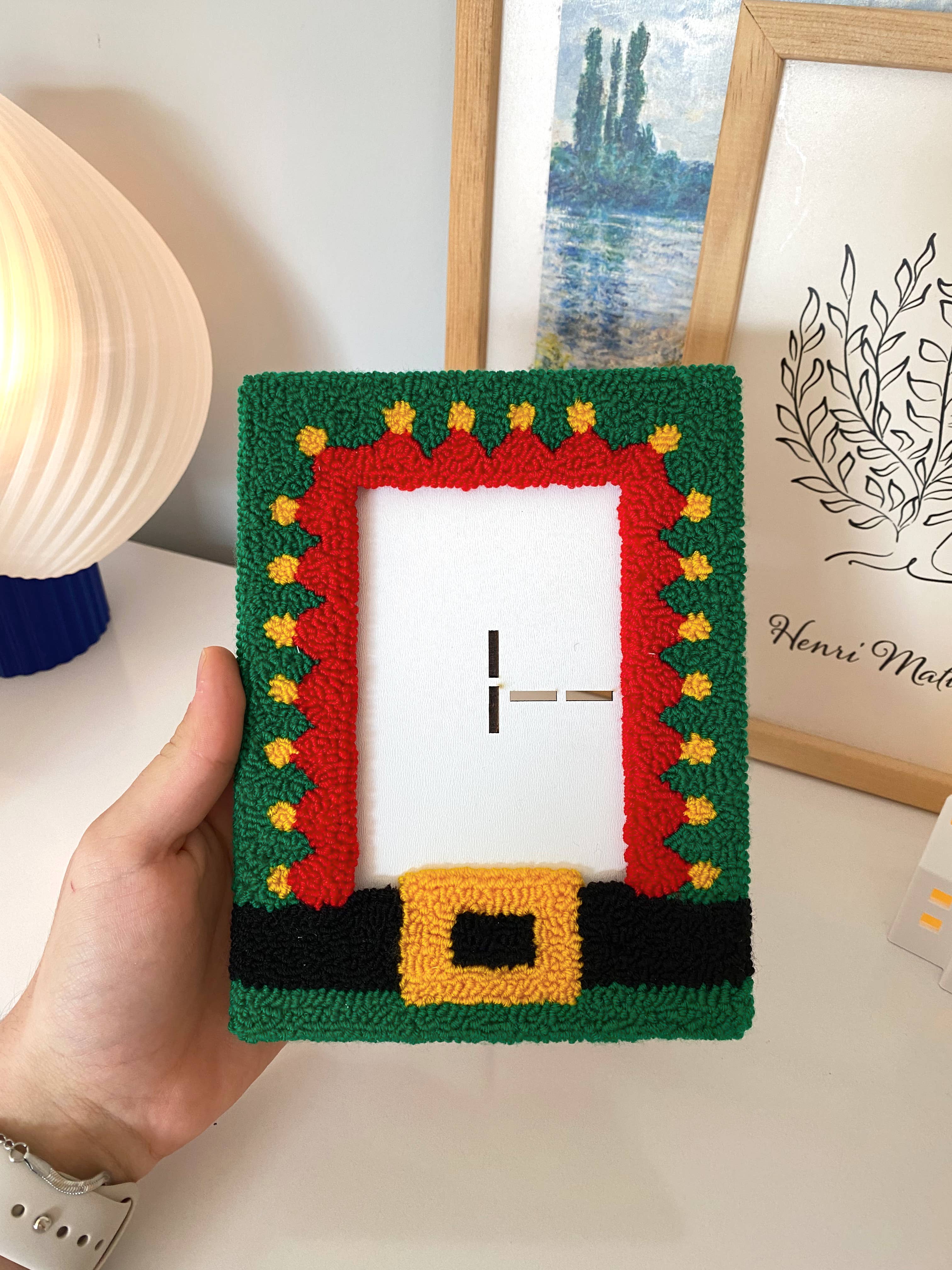 Mudita Rug Studio - Vendita all'ingrosso Cornice portafoto - Cornici per Foto con Punch Needle Natalizio – Decorazioni Fatte a Mano4