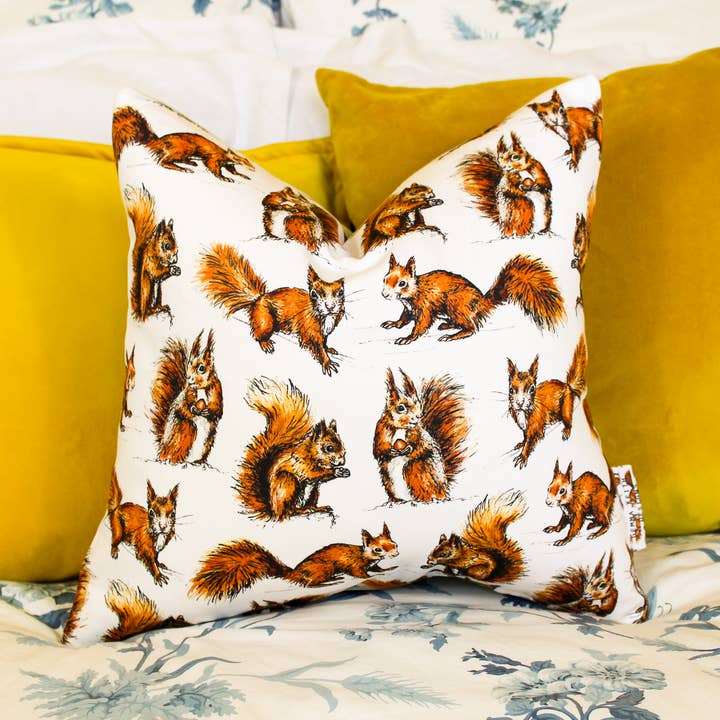 Cojín Ardillas Rojas para venta al por mayor de Gemma Keith Designs