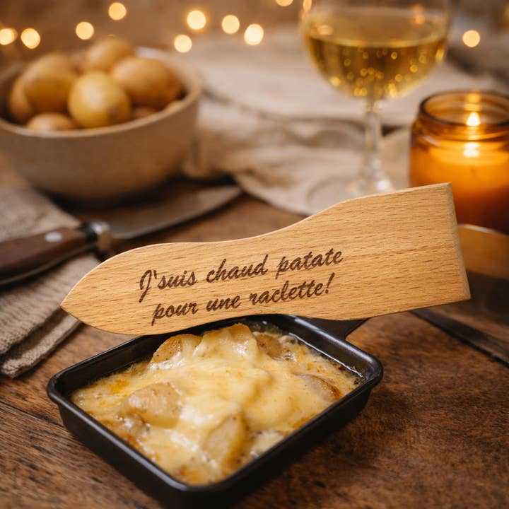 Raclette spatula "I'm all fired up for a raclette!" for wholesale by Un Meuble et C...etera