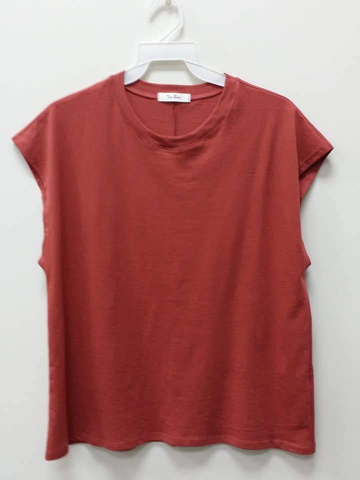 HAUT EN COTON MUSCLÉ S/L pour la vente par Tres Bien, Inc