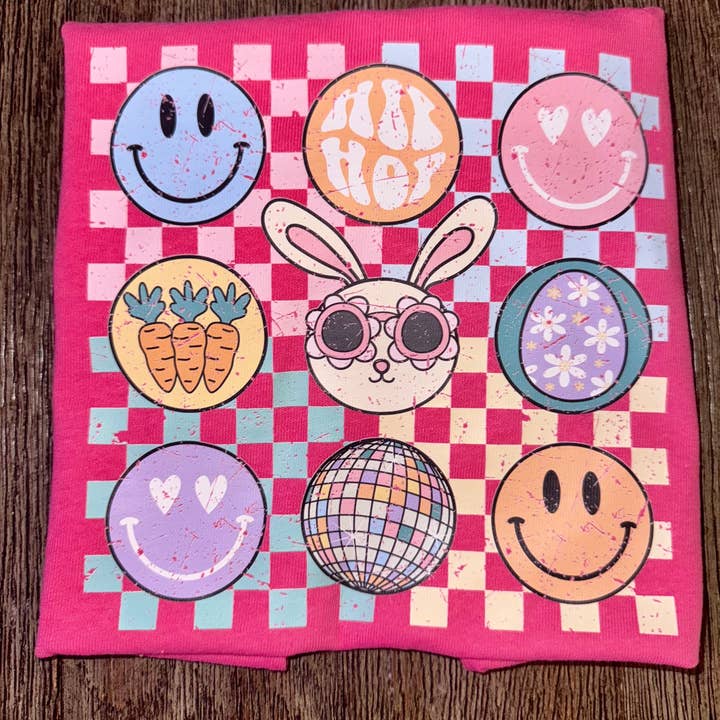 T-shirt rétro de Pâques pour la vente par Jade & Ali Co. Boutique