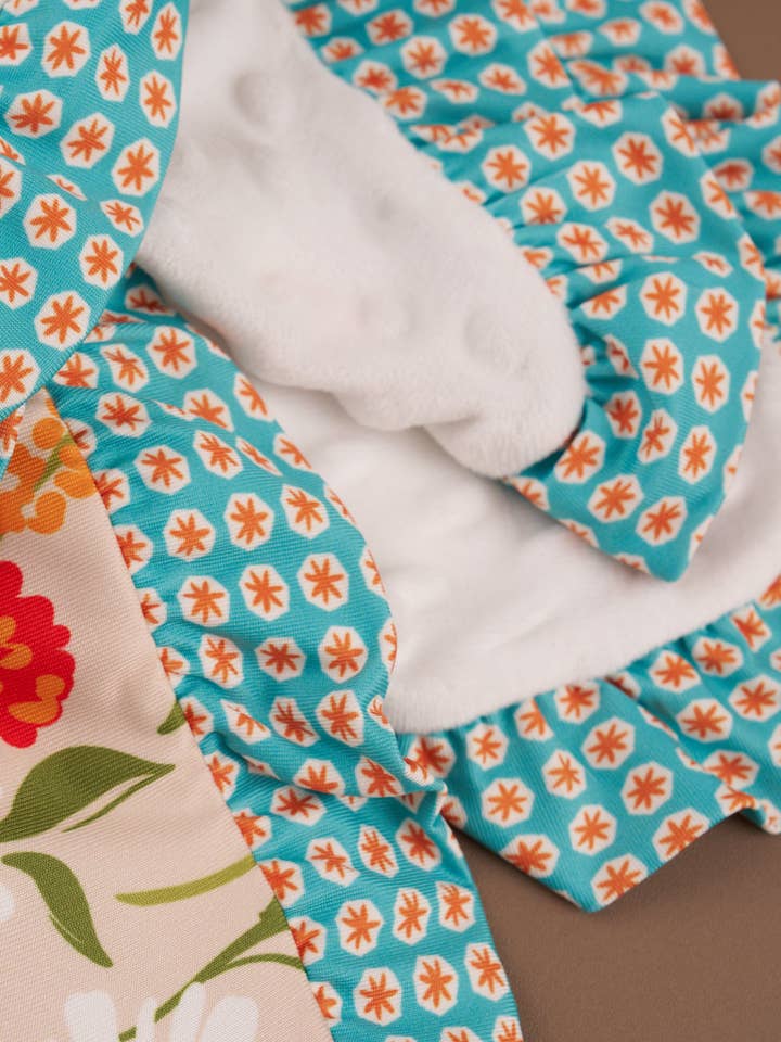 Marie Nicole Clothing - Wholesale Bedding Blanket - Kids & Baby - Daisy Janes Ruffle Minky Blanket