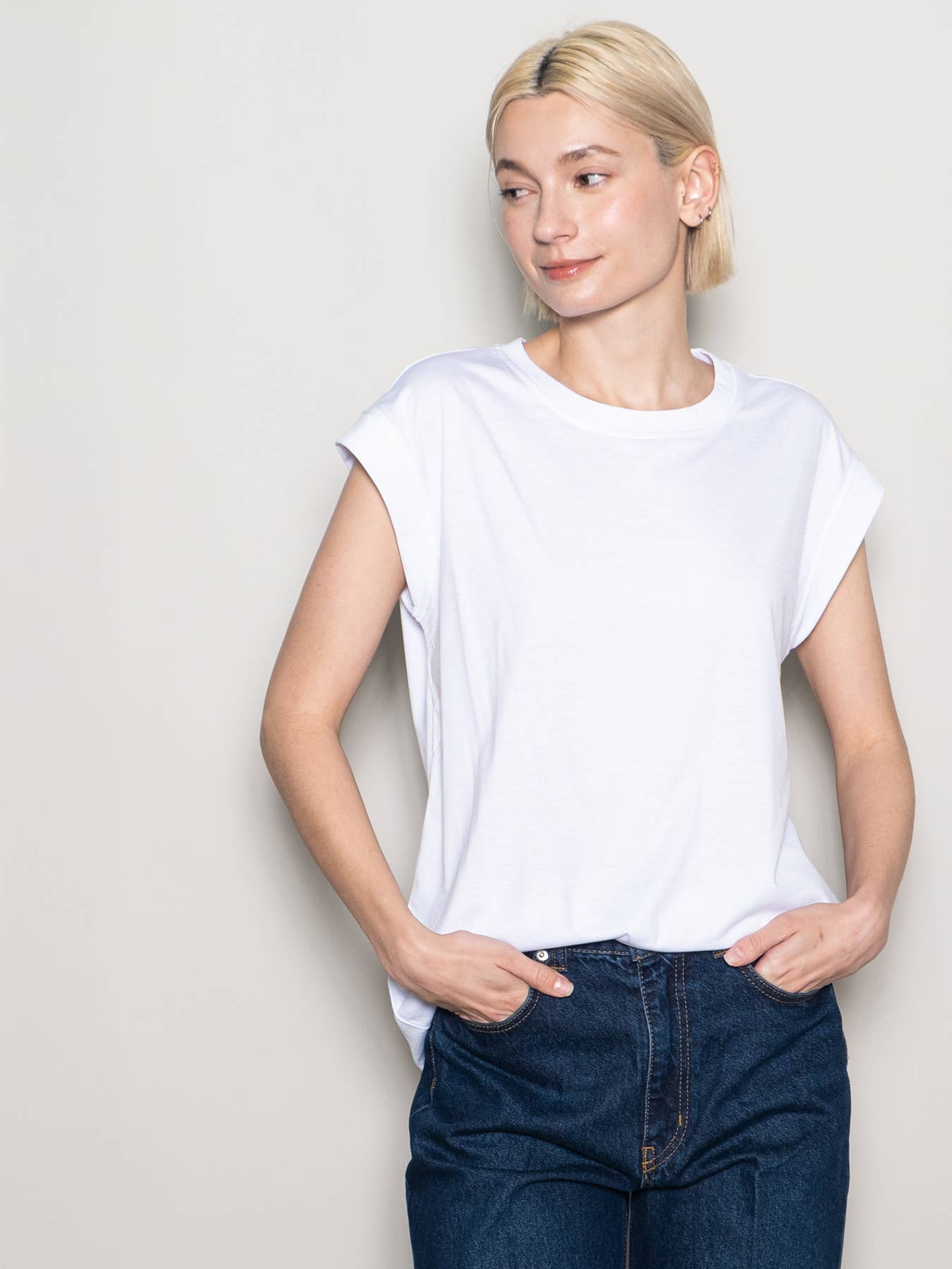 Elloh Collection - Wholesale T-Shirt - Women's - Oversized Soft Touch Crew Neck Muscle Tee Shirt4