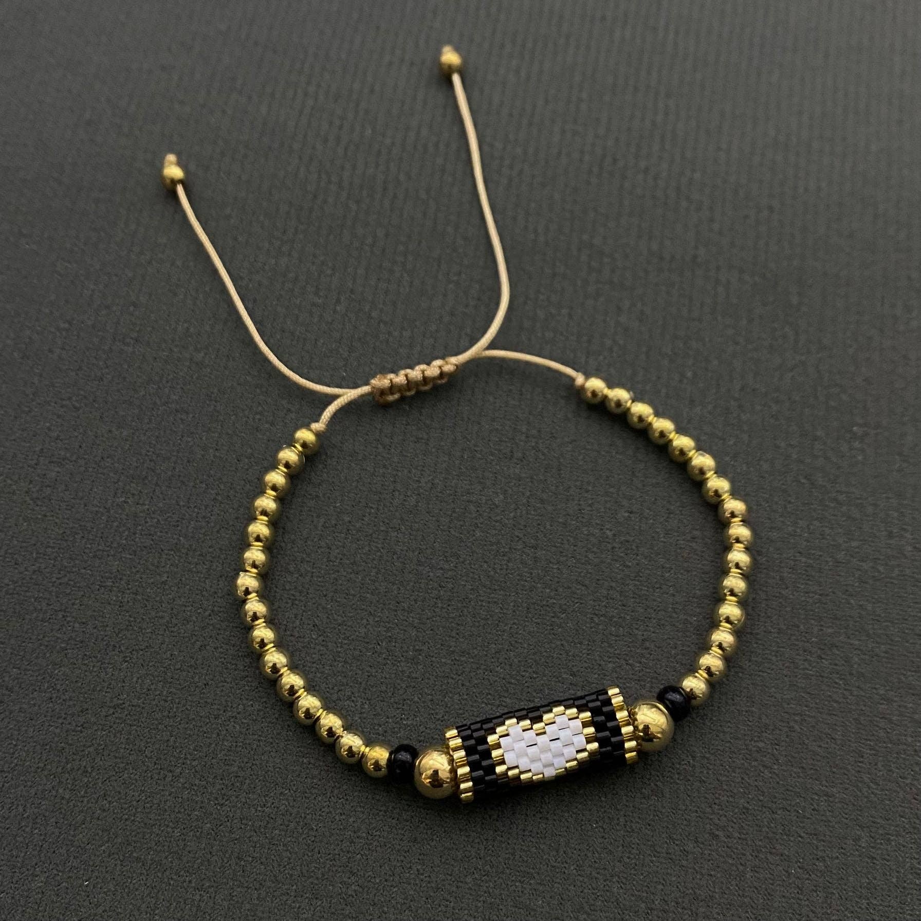 Mio Queena - Vente Bracelets à breloques/pendentifs - Bracelet Charme en Perles de Rocaille Motif Cœur Bohème - BJ/SB9