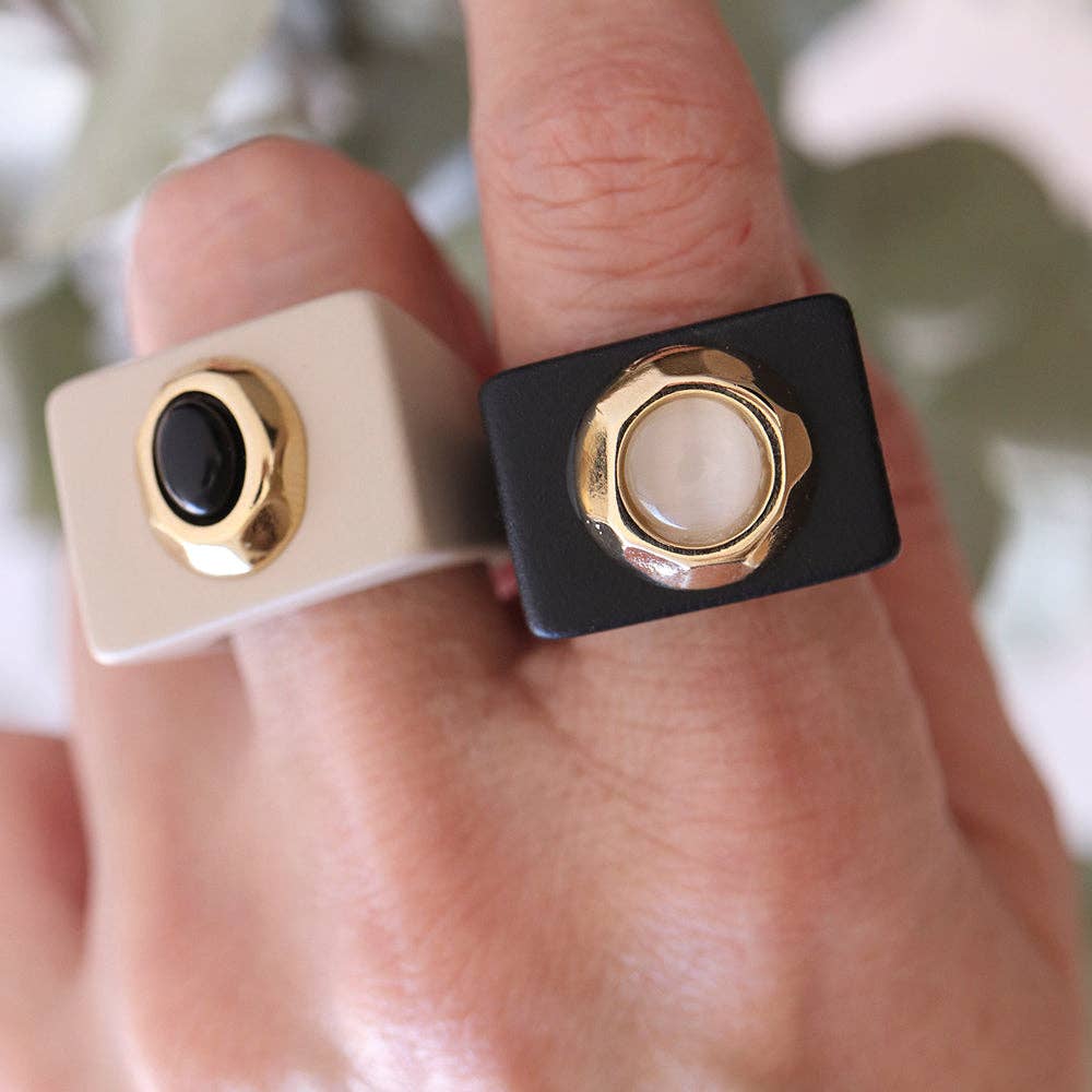 ÉMOLO - Wholesale Cocktail/Statement Ring - Ice-colored women's ring with onyx2