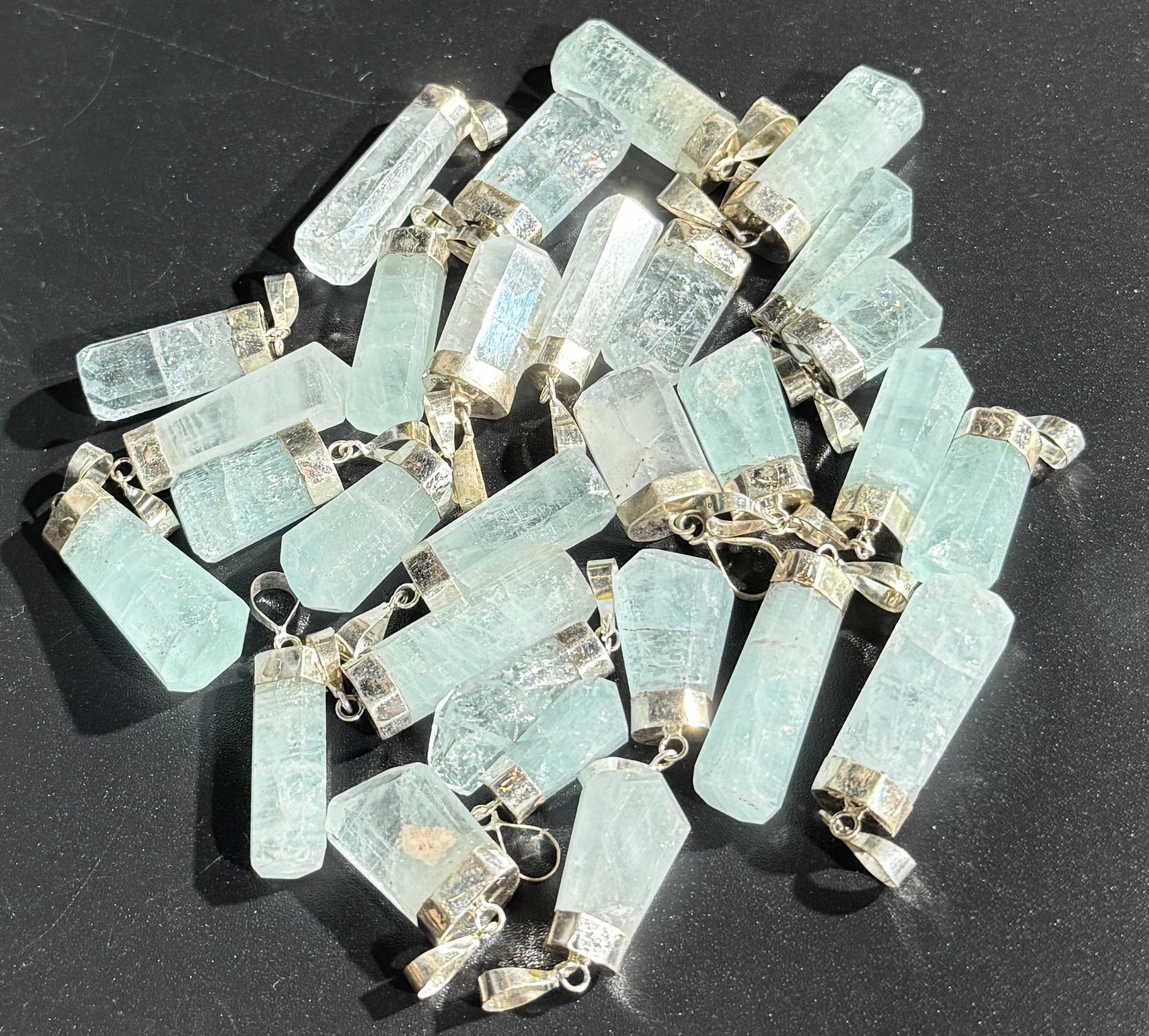 Metaphysical & Healing Crystals – wholesale Individual charm/pendant – AQUAMARINE PENDANTS WITH STERLING SILVER