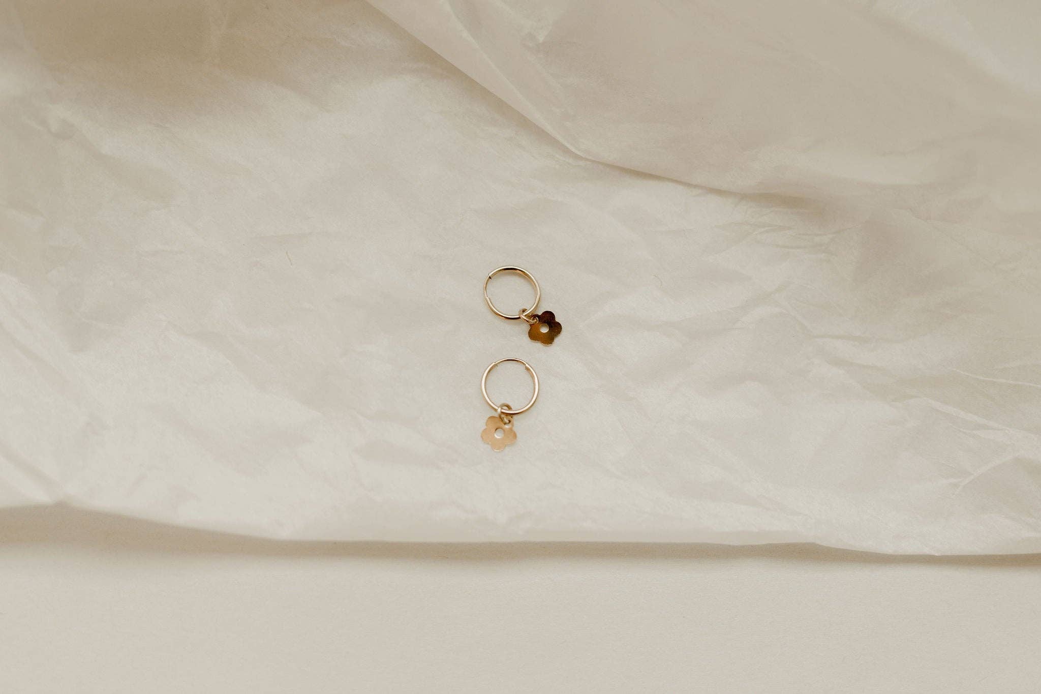 Sydney Rose Co. - Wholesale Hoop Earrings - Daisy Sleepers3