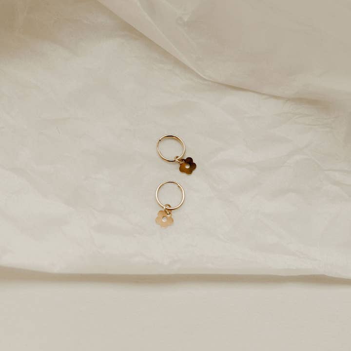 Sydney Rose Co. - Wholesale Hoop Earrings - Daisy Sleepers3