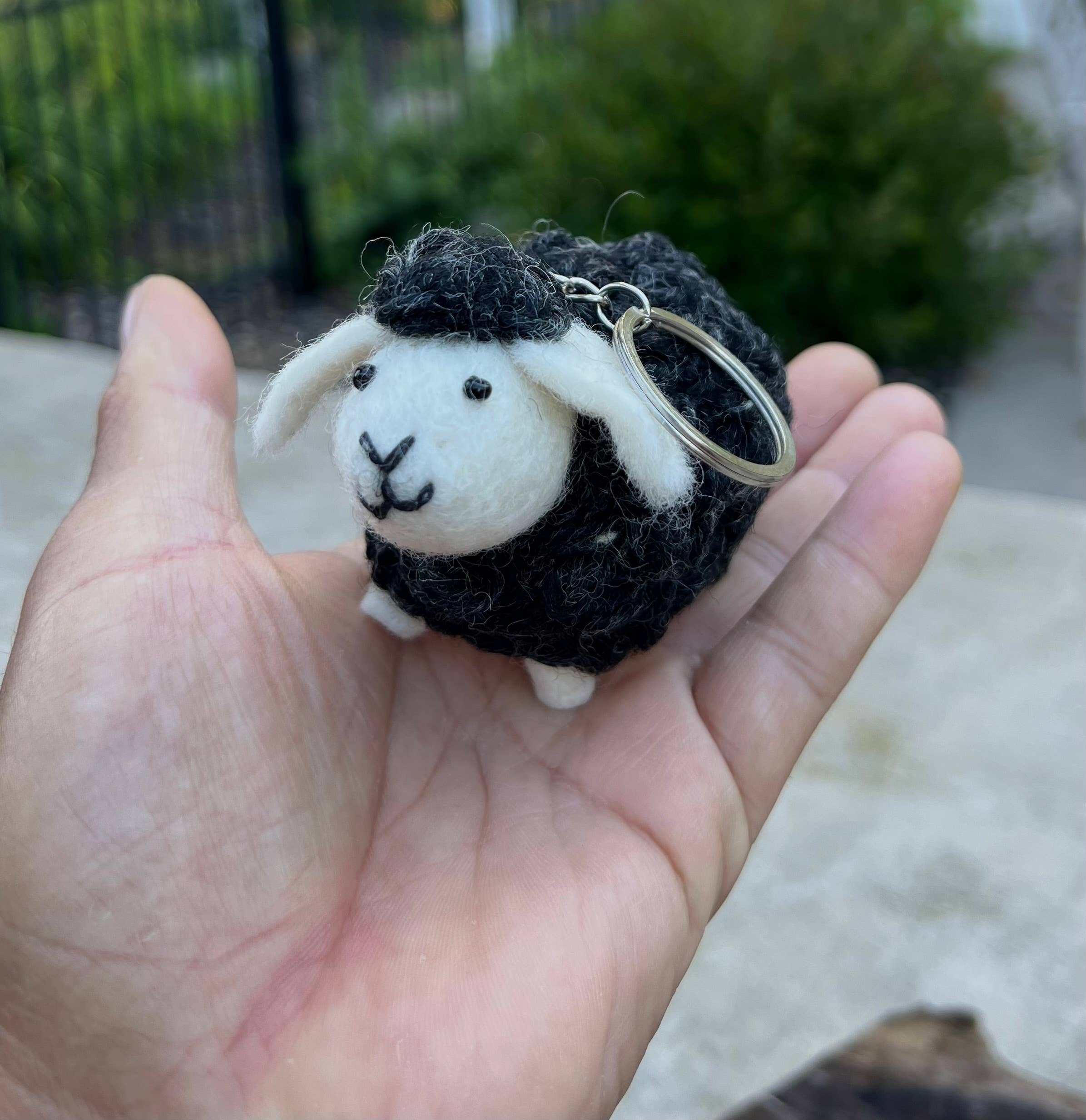 Lungta Imports – wholesale Keychain – Unisex – Sheep Keychain, Lamb Keychain, Purse Bag Ornament6