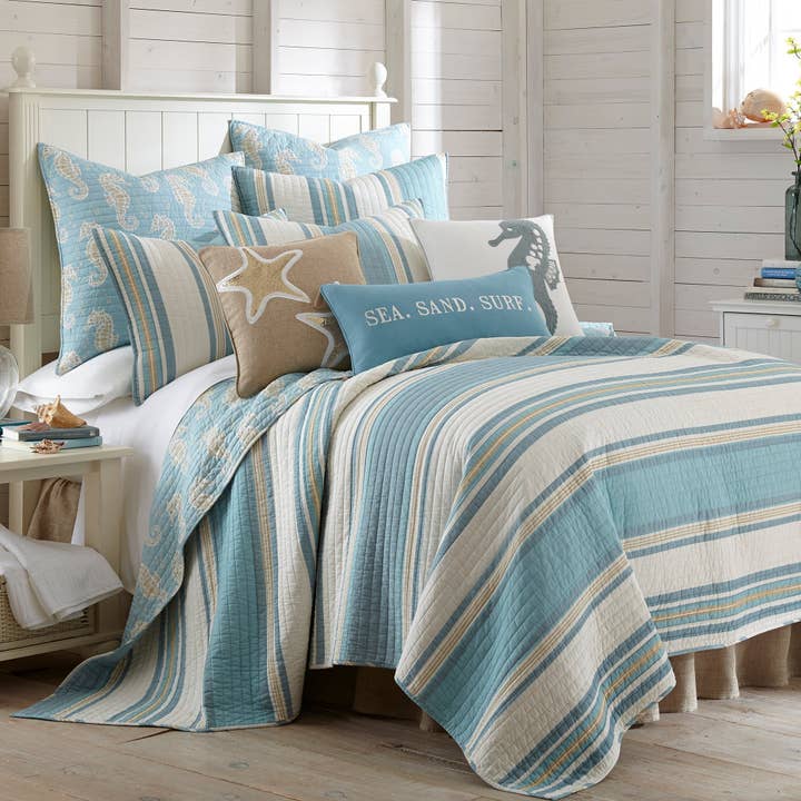 Blue Maui Quilt Set for wholesale on Faire