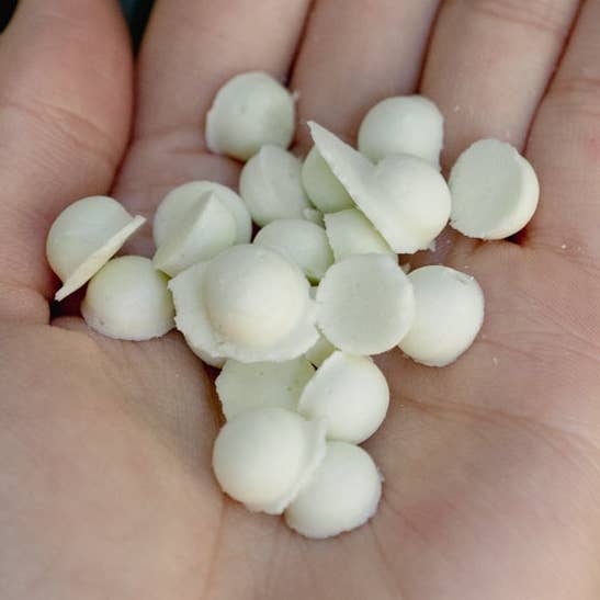 Love Liparu - Wholesale Pet Treats - Dog - EGG WHITE AND GOAT MILK | Freeze-Dried Dog + Cat Treat0