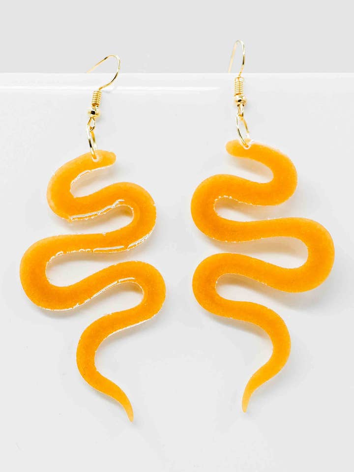 Encantador de serpientes en oro brillante para venta al por mayor de West Moon Collective