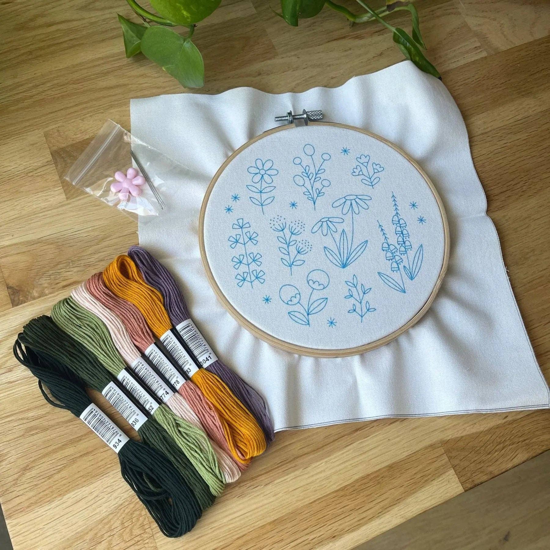 Craft Club - Wholesale Embroidery/cross-stitch supplies - WILDFLOWER - Embroidery Kit5