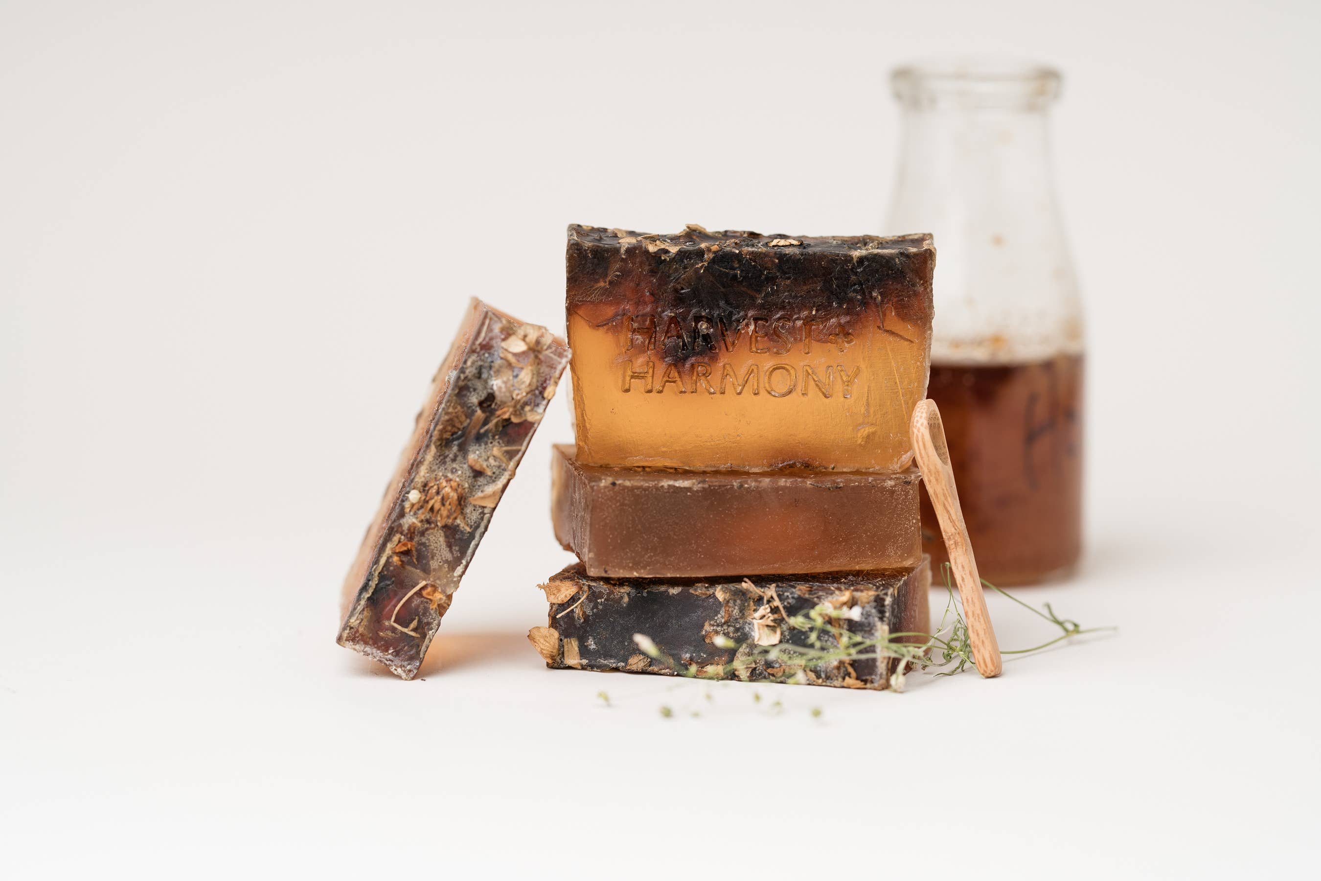 Harvest + Harmony - Wholesale Bar Soap - Harvest + Harmony Honey Soap13