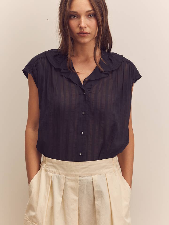 Ruffled collar blouse for wholesale by amente