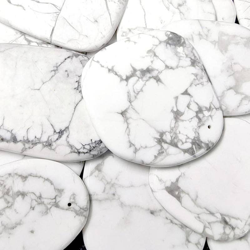 La Boîte à Cailloux - Wholesale Spiritual Stone/Crystal - Howlite pebble Zimbabwe A1