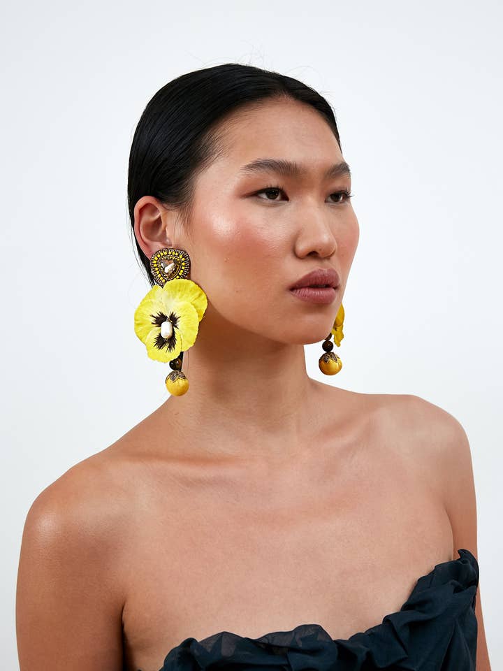 Jaune Earrings for wholesale by Ranjana Khan