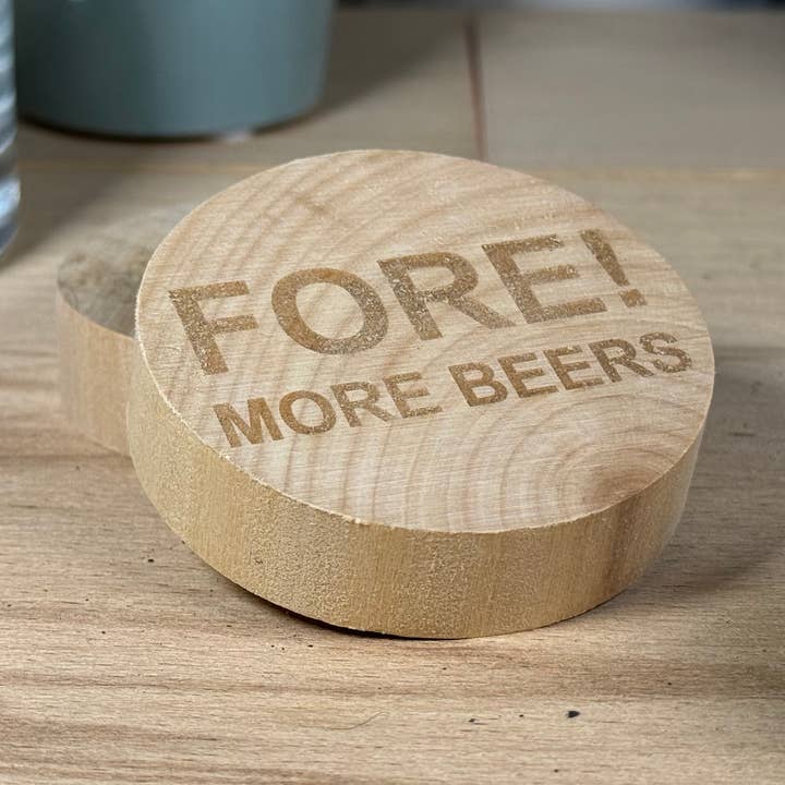 Køleskabsmagnet/flaskeåbner - Fore! Flere øl for engroshandel hos Craftypups