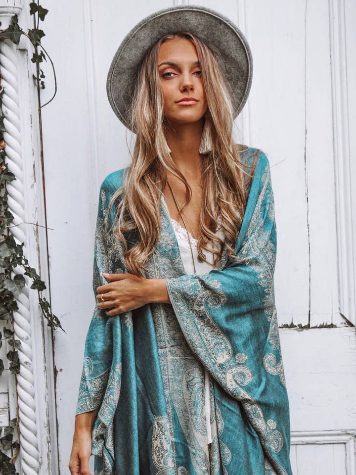 Ellemairco - Wholesale Kimono - Women's - Swan Song Kimono