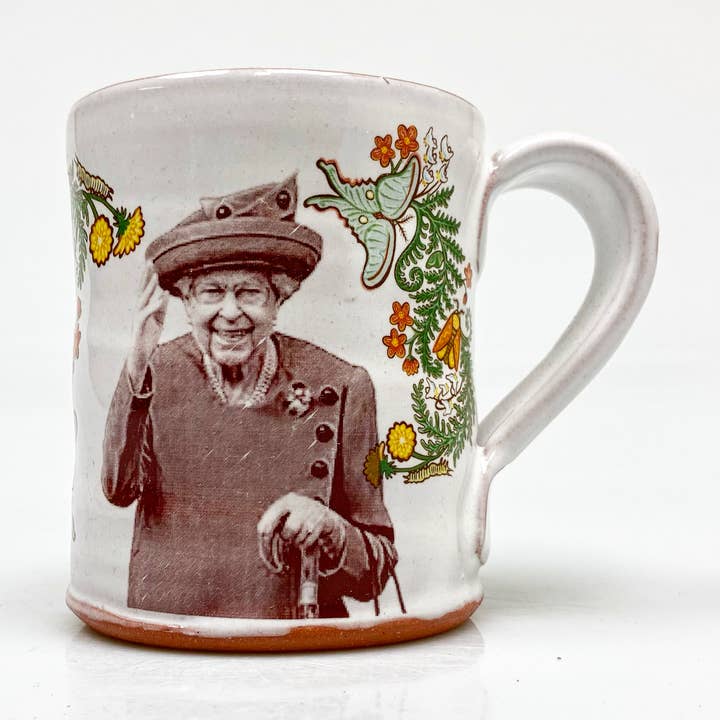 Rothshank Artworks - Wholesale Coffee Mug - Queen Elizabeth mug0