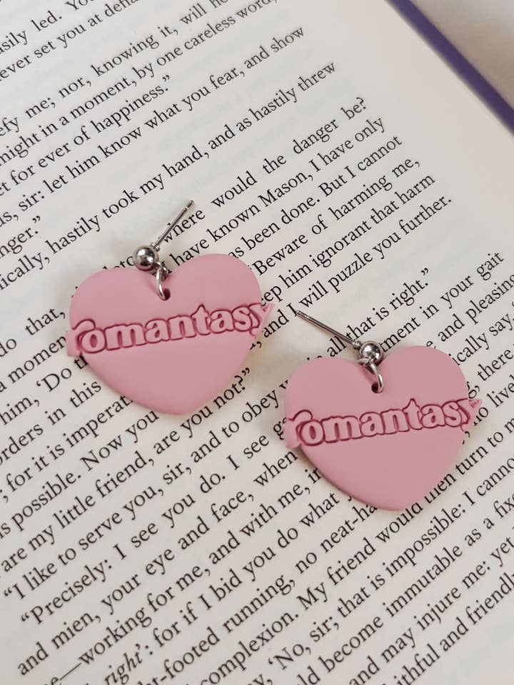 „Romantasy“ Ohrringe, Buch-Ohrringe, Buchgeschenke für den Großhandel von Placed by Grace