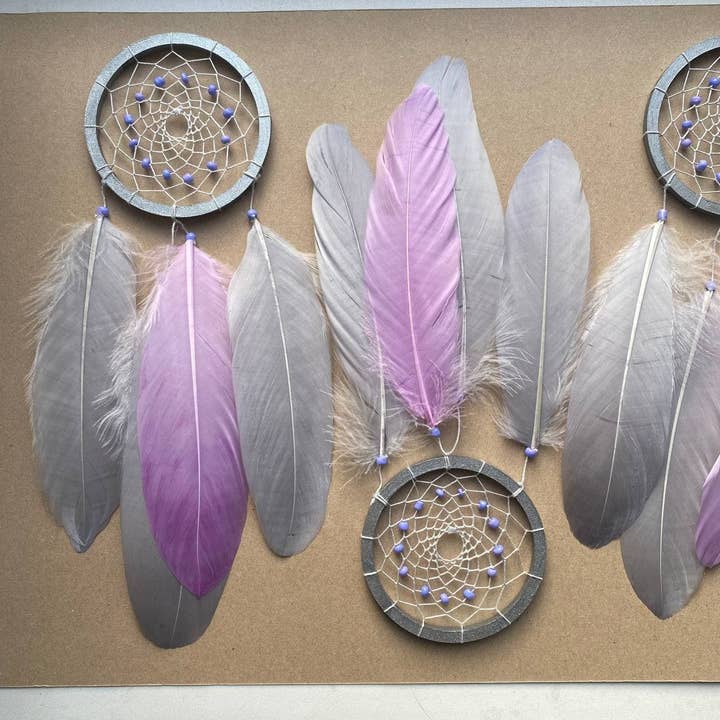 Lot de capteurs de rêves « crème » pour la vente par Korneliushko