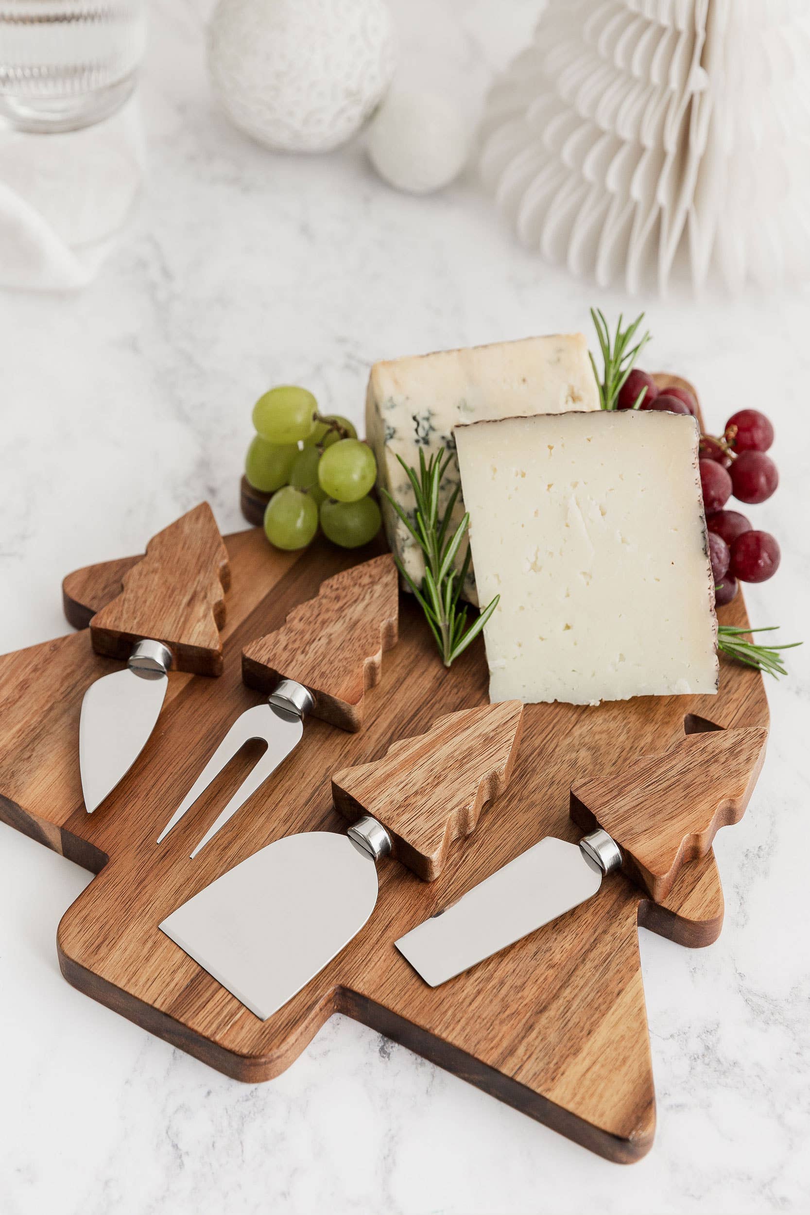 UBERSTAR - Wholesale Cheese Board - Charcuter-Tree Christmas Serving Board - Natural Acacia3