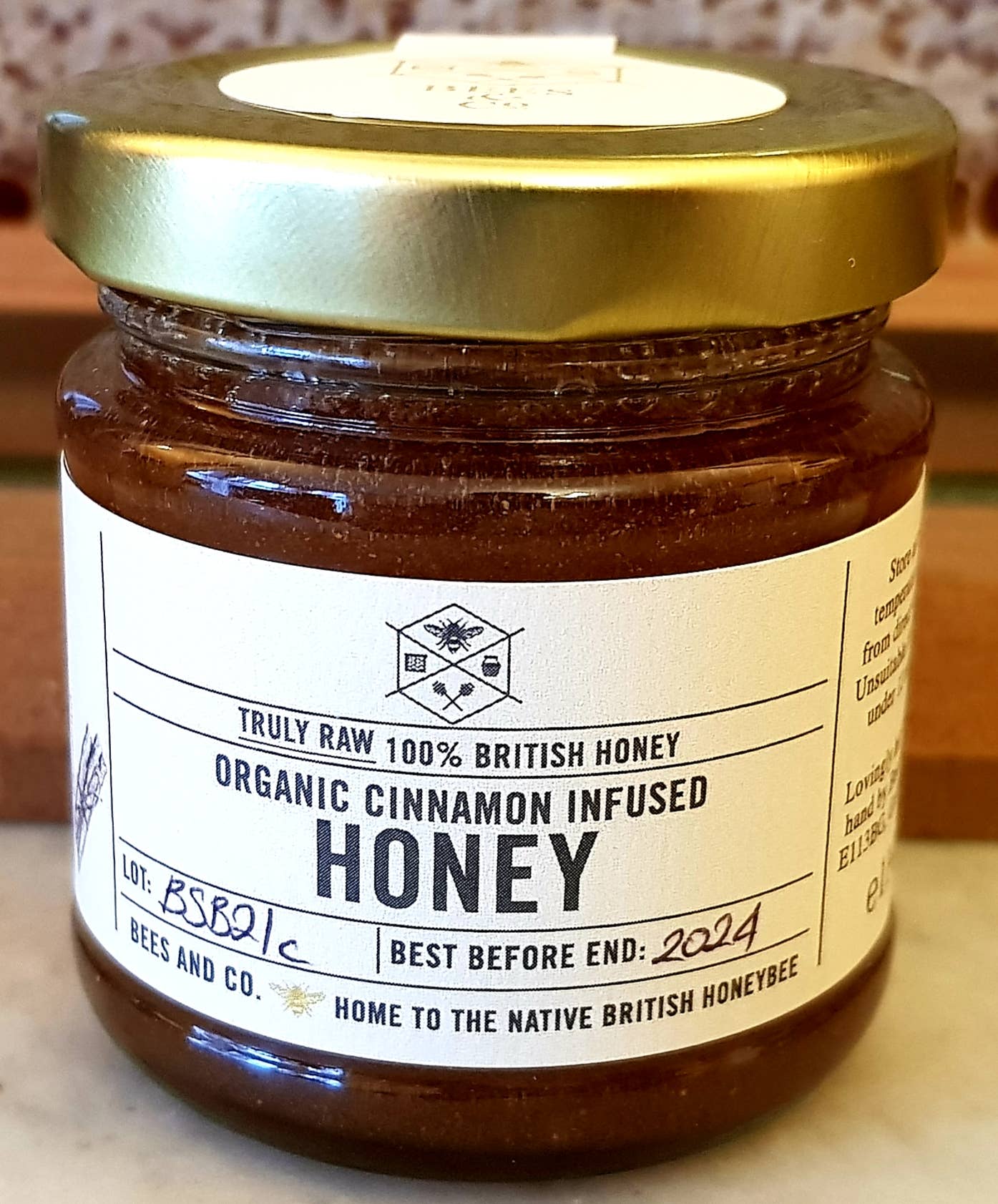 Bees & Co - Vente Miel - Cannelle biologique infusée dans du miel de bourrache édition spéciale0