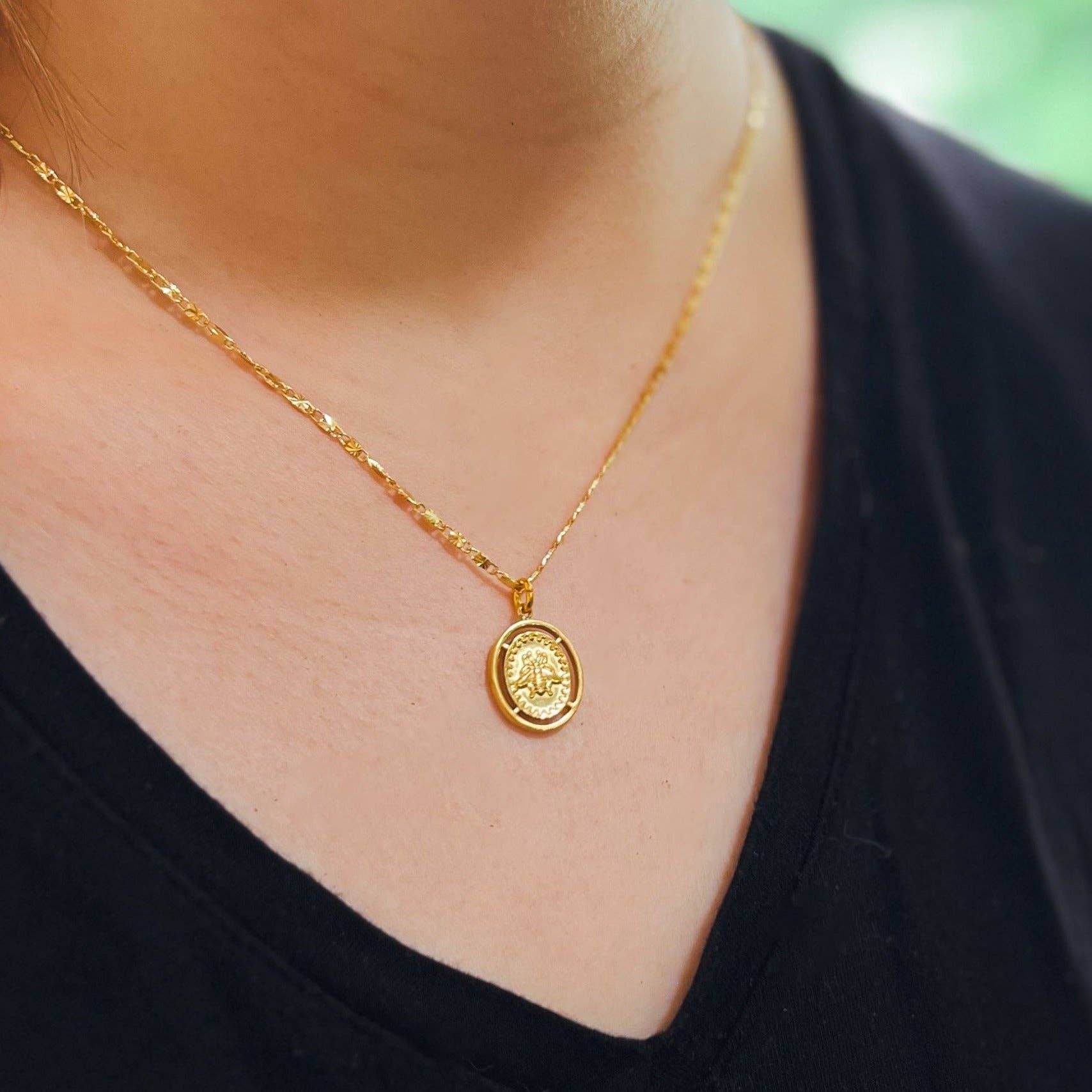 Natalie Clare Collections - Wholesale Pendant/Charm Necklace - Golden Bee Signet Necklace1