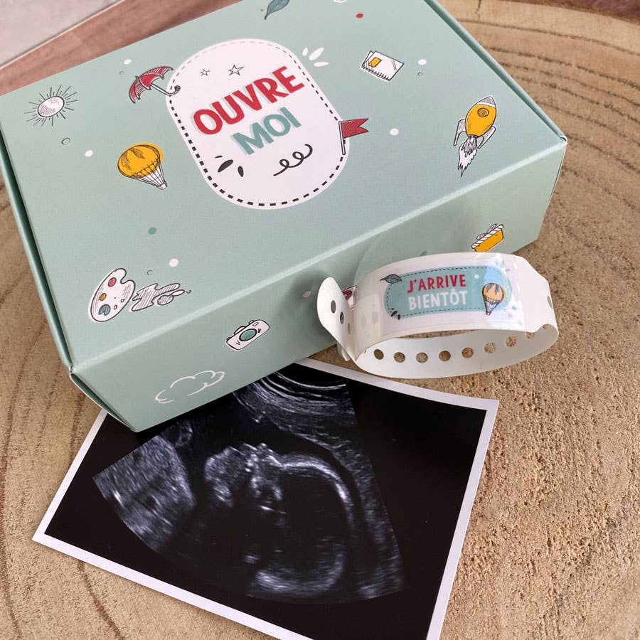 La vie en magenta – Großhandel Geschenkset zur Geburt für die Mutter – Schwangerschaftsankündigung für die Familie - Geschenkschachtel mit Baby3