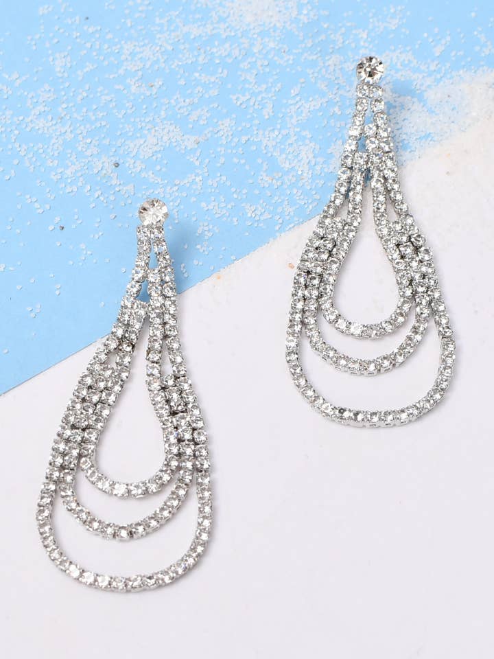 Lange Kaskadeøreringe med Zirkoner for engroshandel hos Victoria Moda