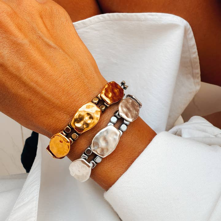 Semiprecious hematite beaded stackable double bracelets and other Purchase Wholesale speenclip hout. Free Returns & Net 60 Terms on Faire trending on Faire.