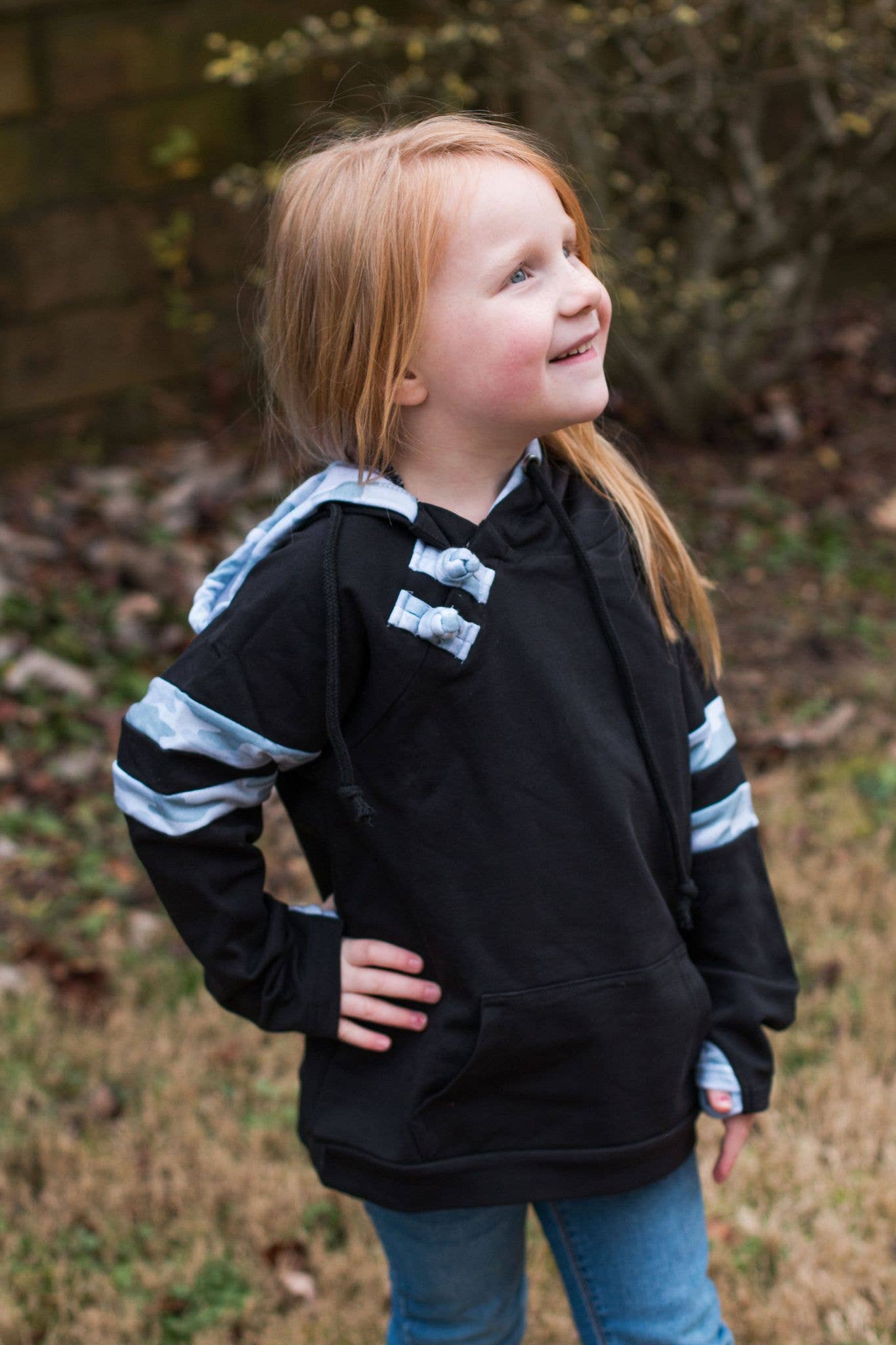 Rogue Society Apparel®️ – Großhandel Hoodie – Damen – Varsity Camo Hoodie jetzt für Kinder erhältlich!15