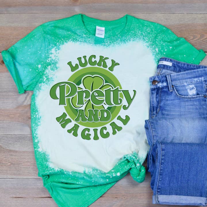 Chemise Lucky Pretty And Magical pour la Saint-Patrick pour la vente par Londas Trendy Tees