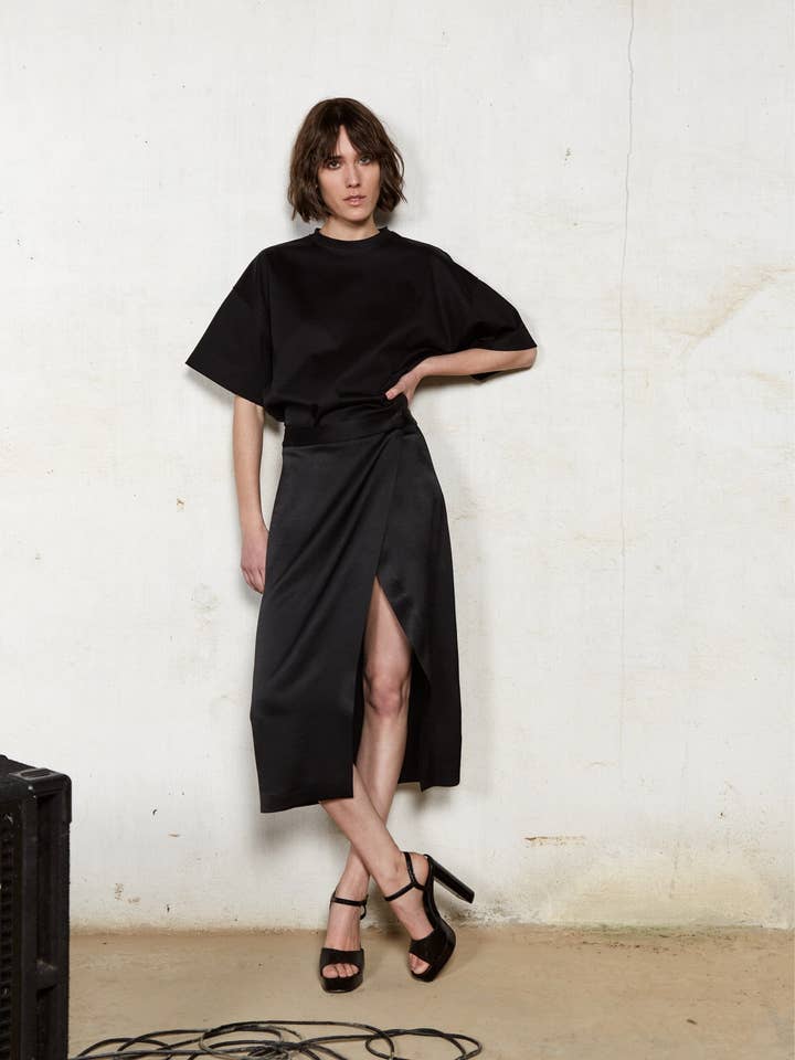 Camiseta Hadid para venta al por mayor de MAJATU. STUDIO