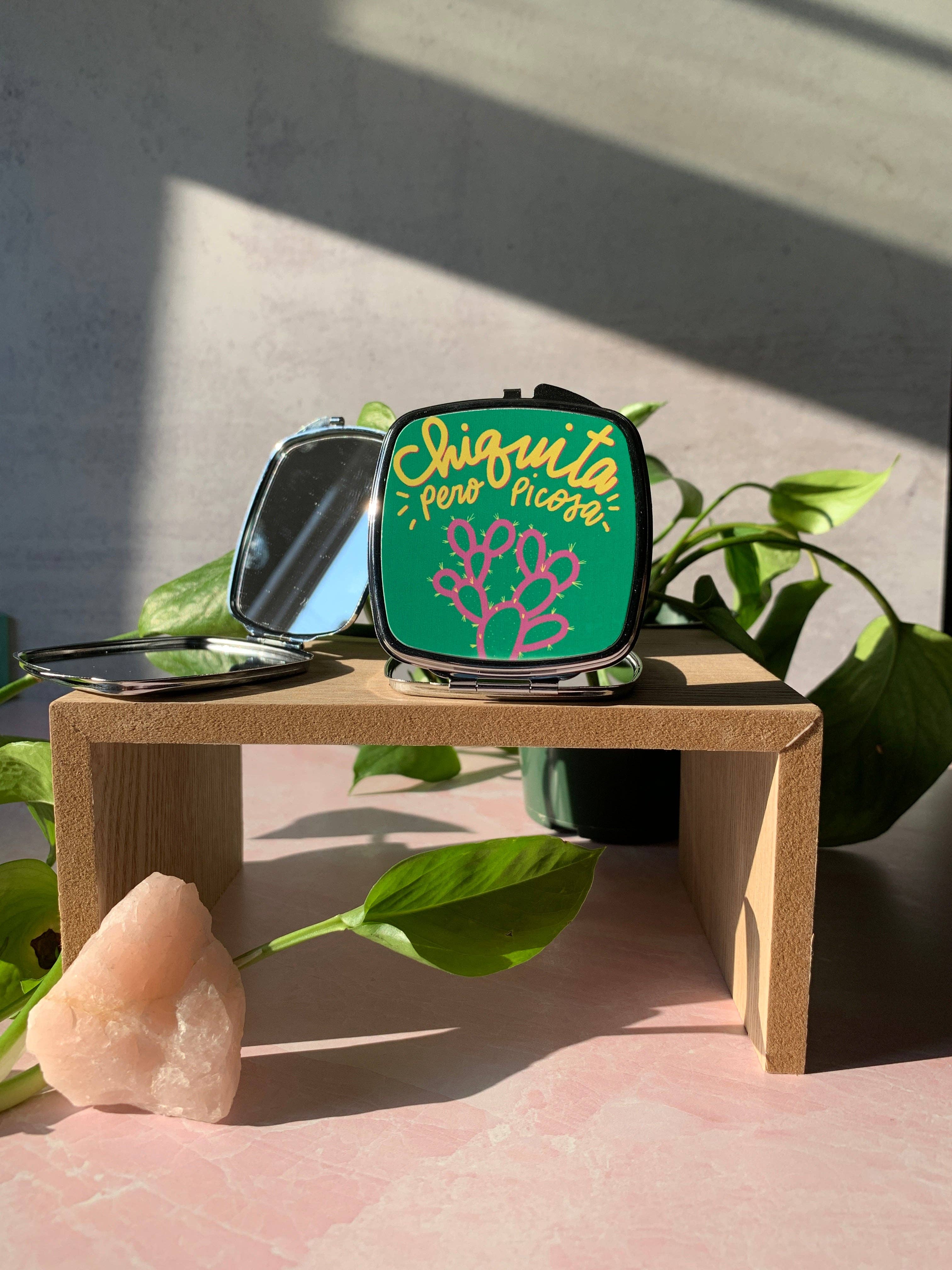 Very That - Wholesale  - Chiquita pero Picosa Compact Mirror0