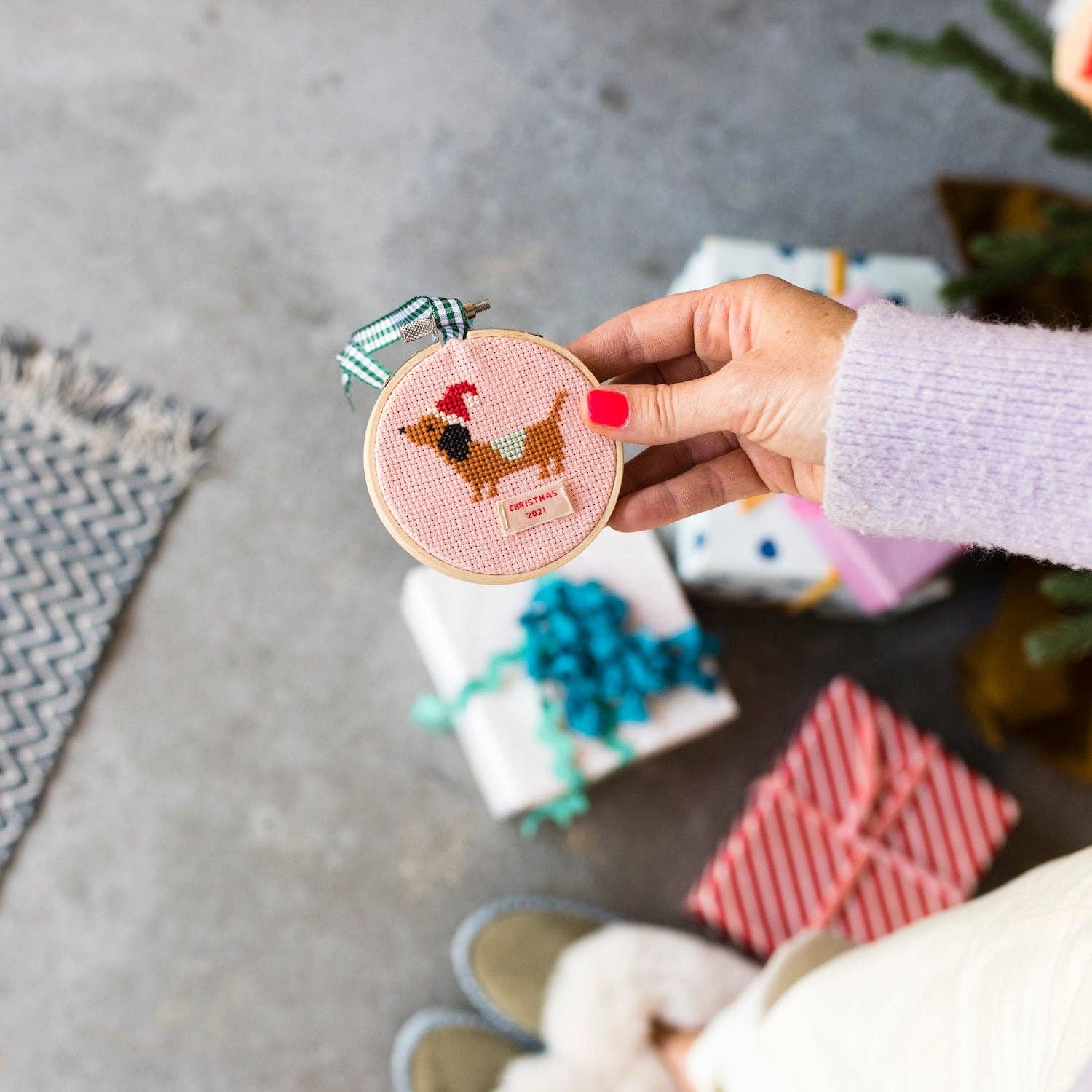 Cotton Clara Craft Kits & Supplies – Engroshandel DIY-sysæt – Jul Gravhund Korssting Kit11